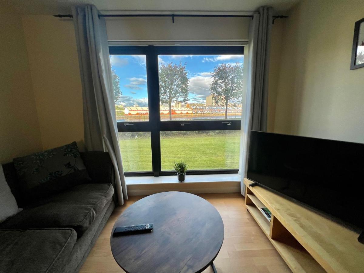 2 Bedroom - River Clyde Home - Parking Glasgow Zewnętrze zdjęcie